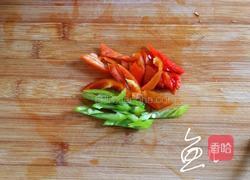 杏鲍菇炒鸡蛋的做法图解2