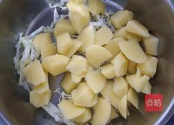 减脂餐土豆炖肉荞麦面 的做法图解4