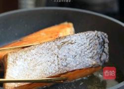 黑松露蒜香三文鱼的做法图解3