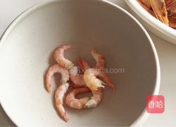 加拿大北极虾百香果凉面的做法图解1