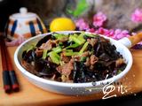 芹菜炒木耳的做法[图]