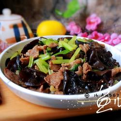 芹菜炒木耳的做法[图]