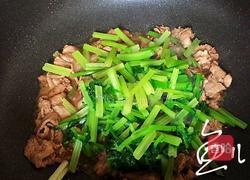 芹菜炒木耳的做法图解10