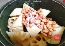 莲藕排骨花生汤的做法图解5