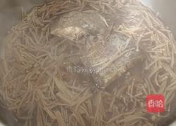 金针菇炖热腾 的做法图解8