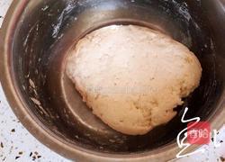 鸡蛋韭菜盒子的做法图解3