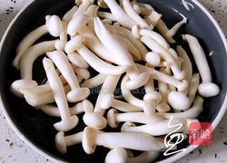 白玉菇炒鸡蛋的做法图解2