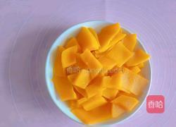 香蕉奶黄包的做法图解1