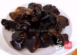 胡萝卜鸡蛋炒木耳的做法图解3