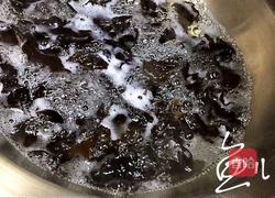 胡萝卜鸡蛋炒木耳的做法图解5