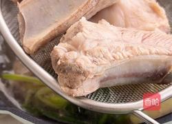 可乐年糕排骨的做法图解2