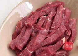蒜香芦笋牛肉的做法图解1