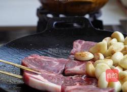 黑松露蒜香牛仔骨的做法图解3