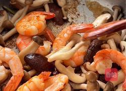 菌菇海鲜面的做法图解4