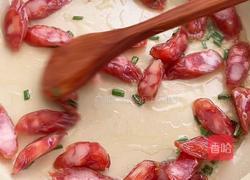 板栗腊肠焖饭的做法图解1