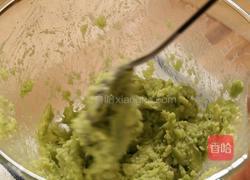 牛油果蒜香黑虎虾的做法图解4