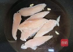 干煸鸡丝的做法图解1