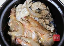 蒜蓉粉丝海鲜煲的做法图解9
