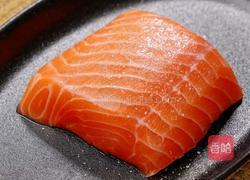 脆炸三文鱼的做法图解1