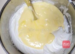 戚风蛋糕(8寸一个或者6寸两个)的做法图解18