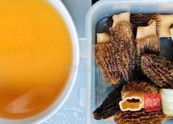 玉米排骨汤的做法图解2