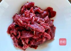 豆芽烧牛肉的做法图解1