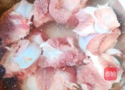 筒子骨莲藕汤的做法图解4