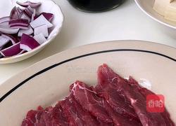 泡菜牛肉豆腐汤的做法图解1