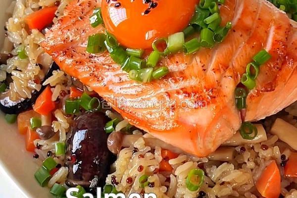 三文鱼菌菇闷饭