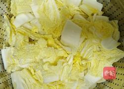 白菜炒豆泡的做法图解2