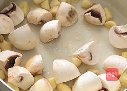 虾仁口蘑炒芦笋的做法图解7