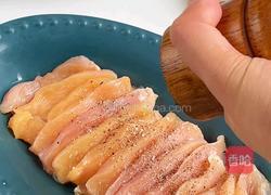 黑松露鸡肉奶油意面的做法图解1