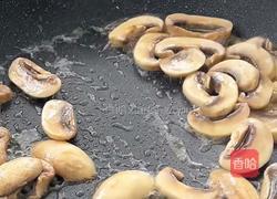 口蘑牛肉三明治的做法图解2