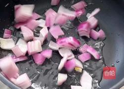 奶油培根蘑菇土豆的做法图解2