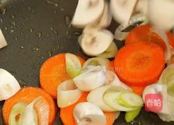 三文鱼奶油蘑菇汤的做法图解4