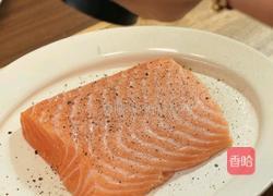 三文鱼菌菇焖饭的做法图解1