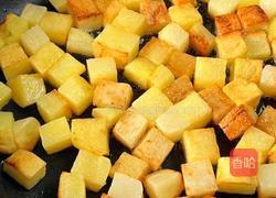 香肠土豆芝士烩饭的做法图解2