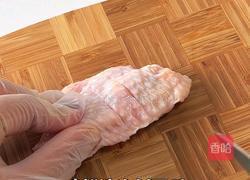 可乐鸡翅年糕的做法图解1