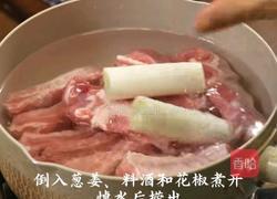 板栗炖排骨的做法图解2