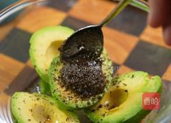黑松露牛油果爆浆蛋饼的做法图解1