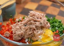 金枪鱼松露煎饼的做法图解3