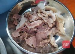 猪肉闷菜干的做法图解1