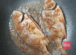 香煎黄翅鱼的做法图解3