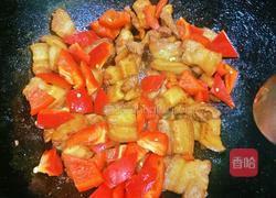  家常大葱红椒炒五花肉的做法图解3