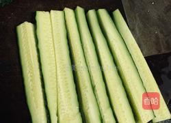 炝拌黄瓜条的做法图解1
