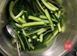 炝拌黄瓜条的做法图解3