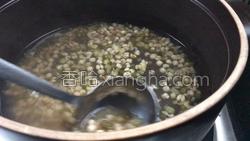 绿豆薏苡仁粥的做法图解4