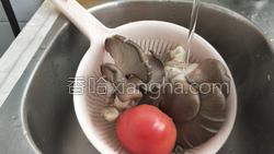 番茄蘑菇排骨汤的做法图解6