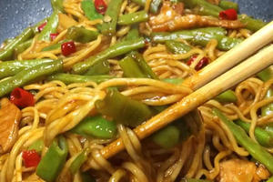 豆角焖面这样做 比饭店都好吃 