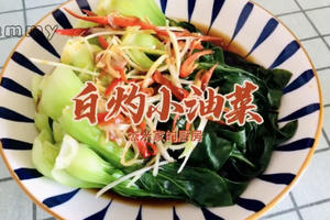 色泽碧绿、清香爽口的白灼小油菜